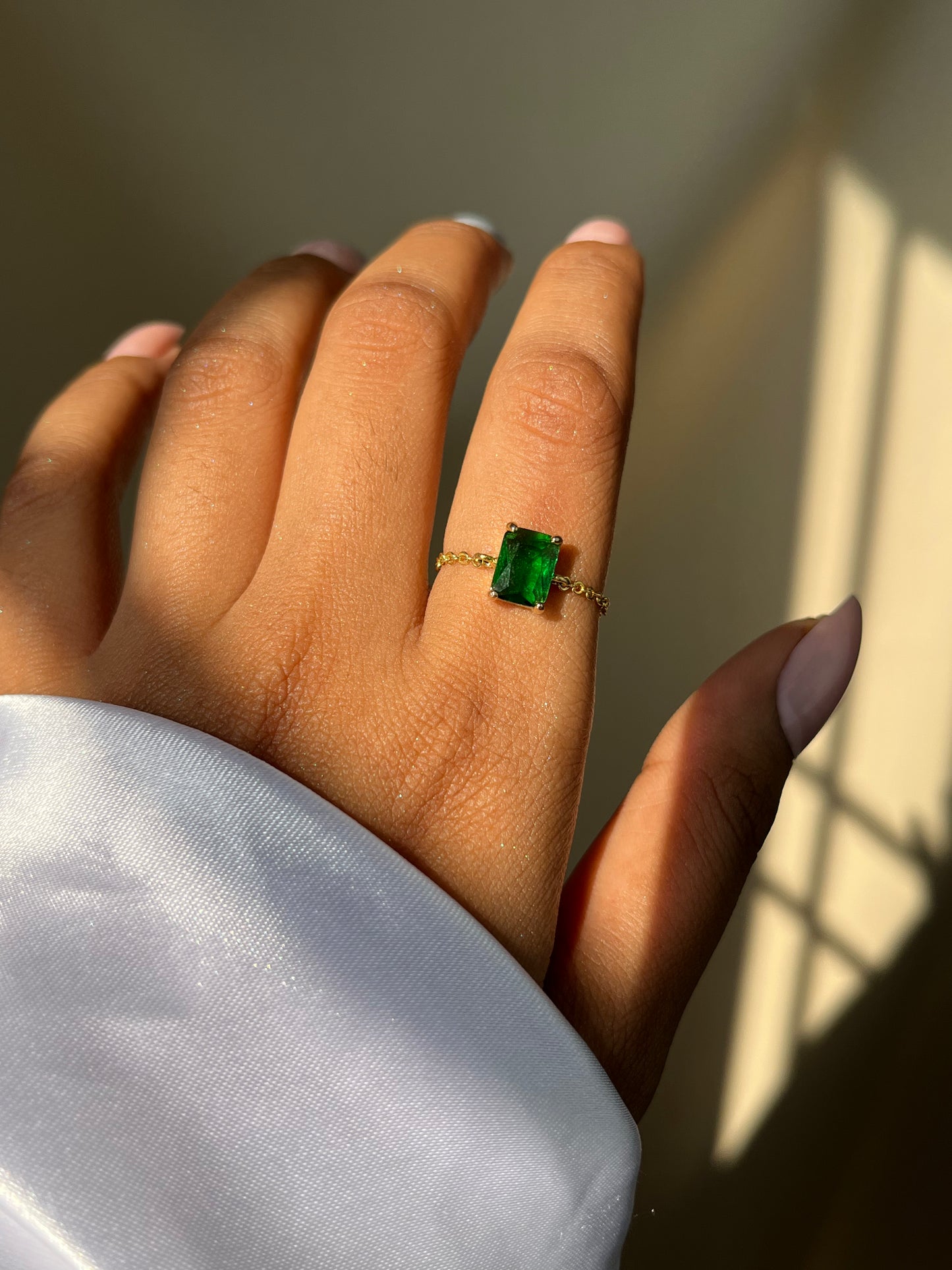 Royal Emerald Chain Ring