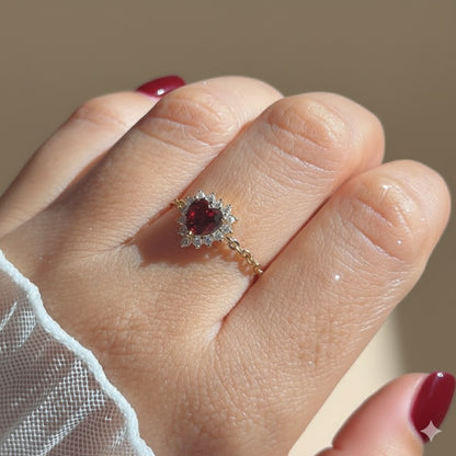 Empress of Hearts Chain Ring – Red