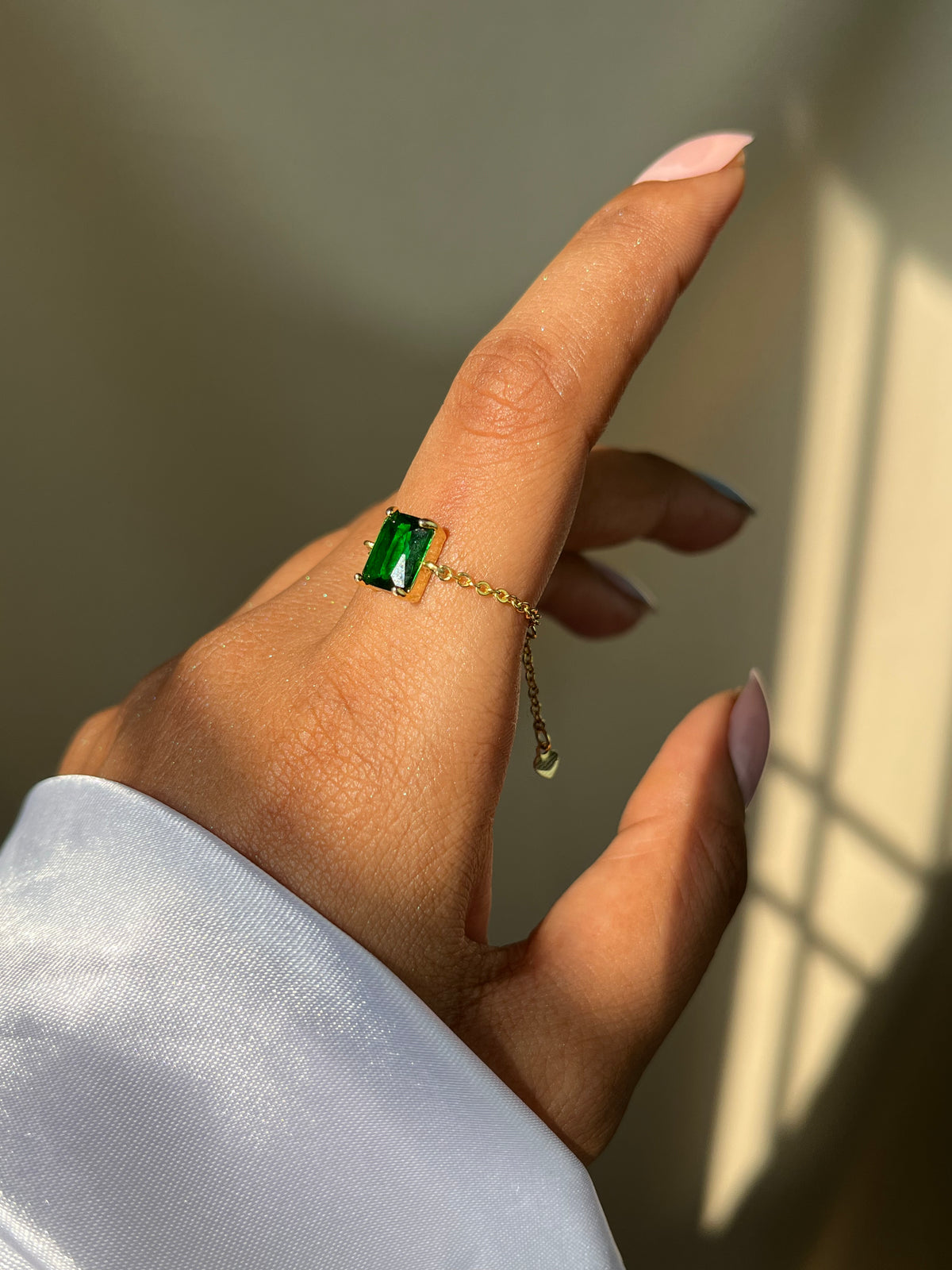 Royal Emerald Chain Ring